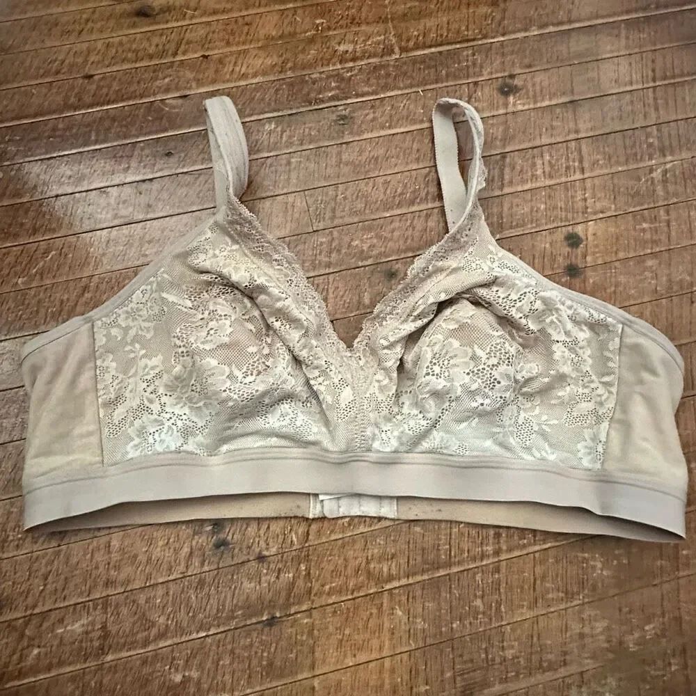 Cacique nude wireless full figure 44C lacy bra